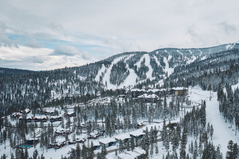 The Roy Wedding | Ski Day